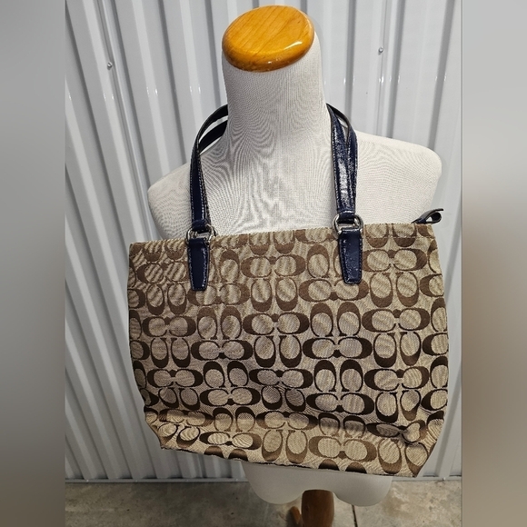 NEW AUTHENTIC COACH TOTE BAG JACQUARD SIGNATURE C WITH BLUE PATENT LEATHER TRIM - Picture 6 of 16